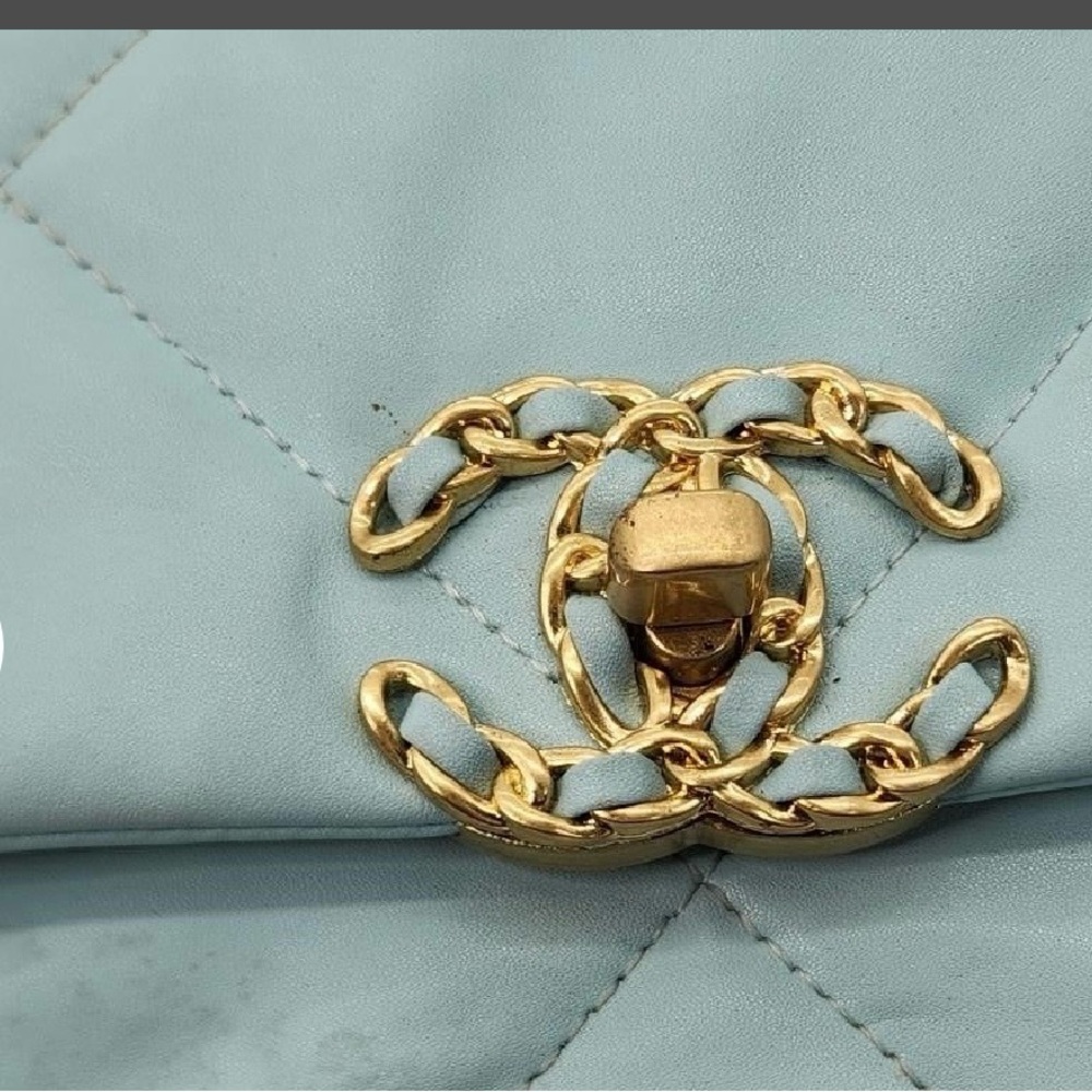Chanel Sky Blue Quilted Shoulder Bag - Picture 6 of 13